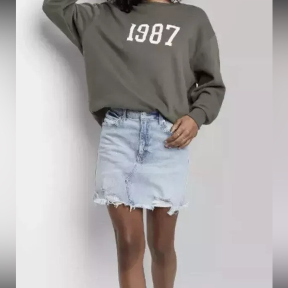#53 Wild Fable Distressed Mini Skirt in Light Wash